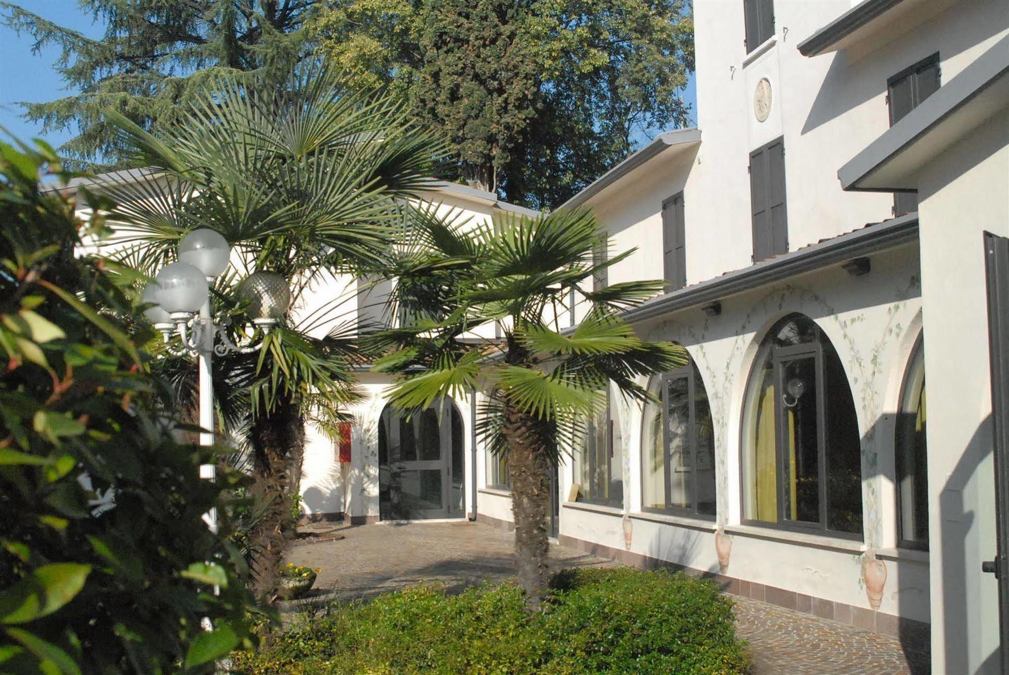 Ristorante La Grotta 3*